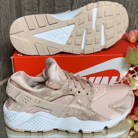 Nike Shoes - WMNS NIKE AIR HUARACHE RUN Particle Beige/Particul